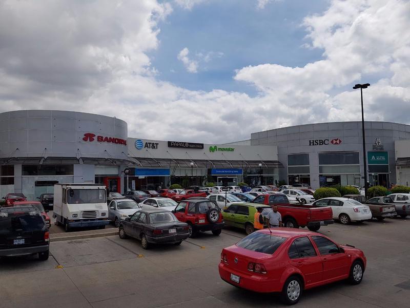 Local en renta Plaza satelite León Gto