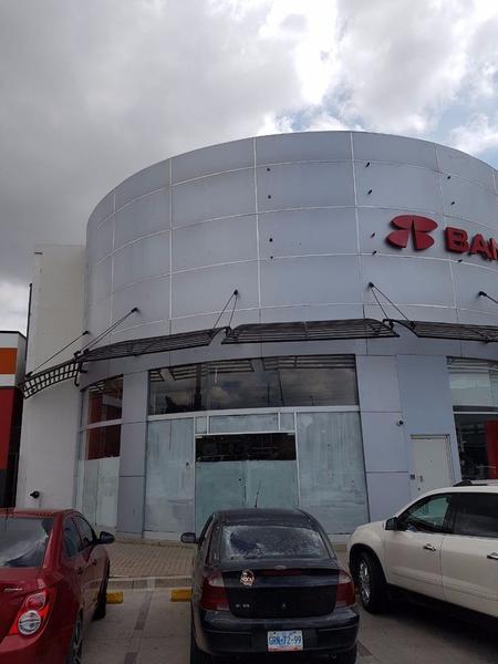 Local en renta Plaza satelite León Gto