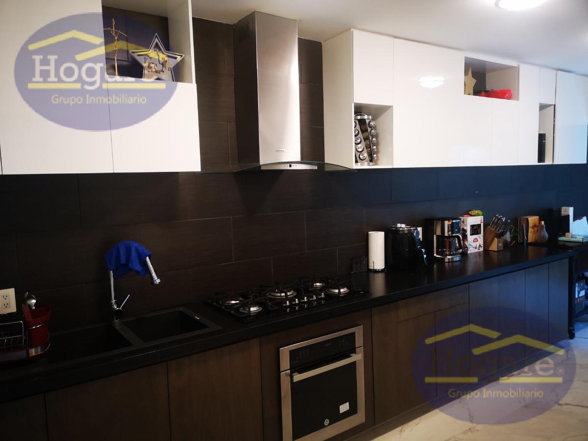 Casa Venta 3 niveles Roof Garden Preciosa vista a la ciudad Residencial La Foresta, Norte León Gto