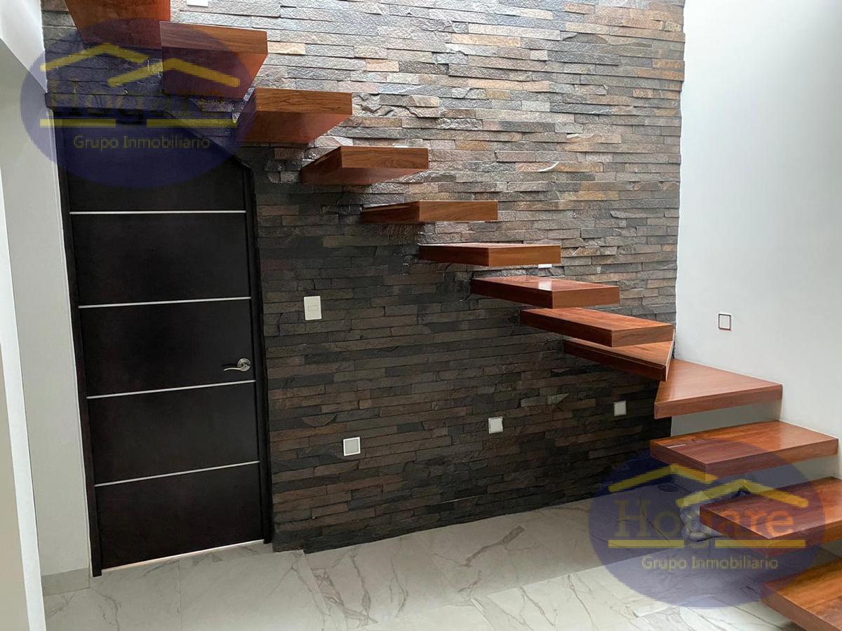 Casa Venta 3 niveles Roof Garden Preciosa vista a la ciudad Residencial La Foresta, Norte León Gto