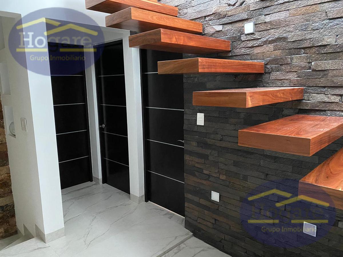 Casa Venta 3 niveles Roof Garden Preciosa vista a la ciudad Residencial La Foresta, Norte León Gto