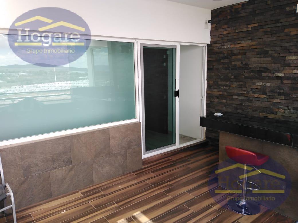 Casa Venta 3 niveles Roof Garden Preciosa vista a la ciudad Residencial La Foresta, Norte León Gto