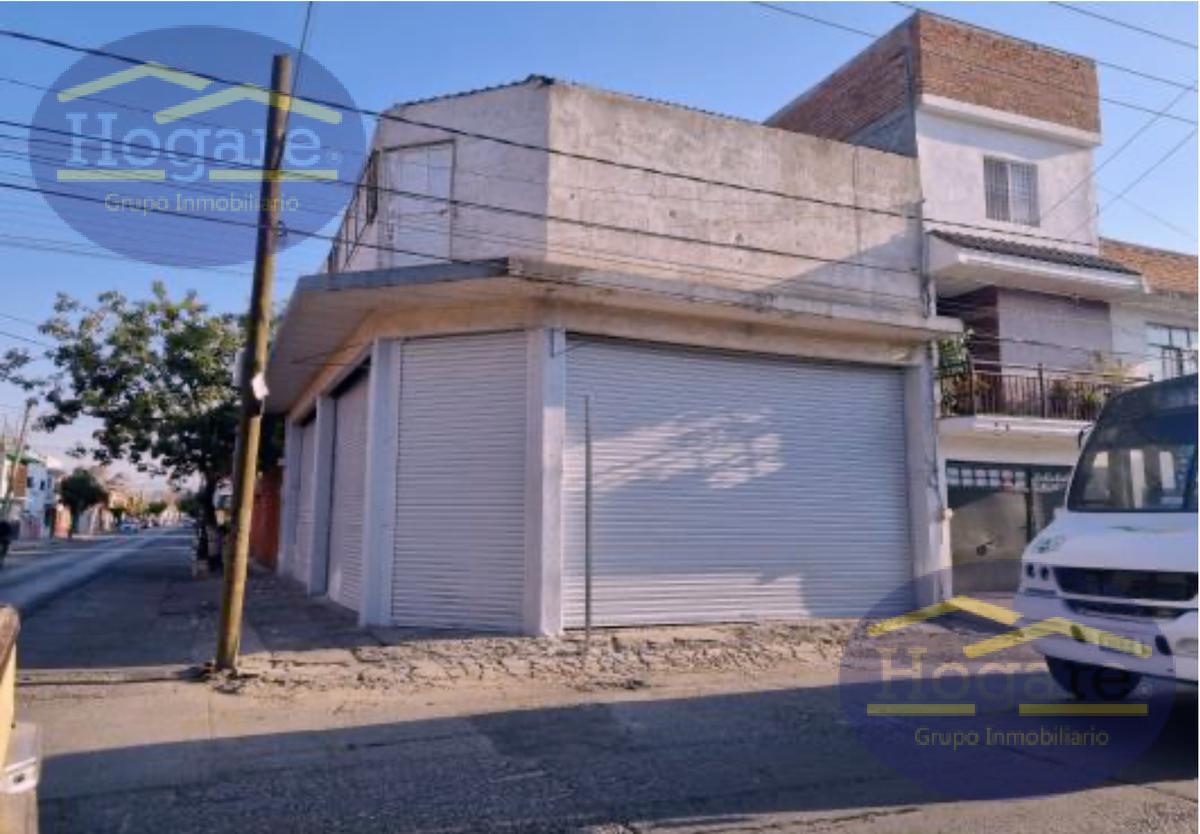 Local en Venta en Esquina,  Ideal para Taller Mecánico, Excelente Ubicación El Retiro Leon Gto
