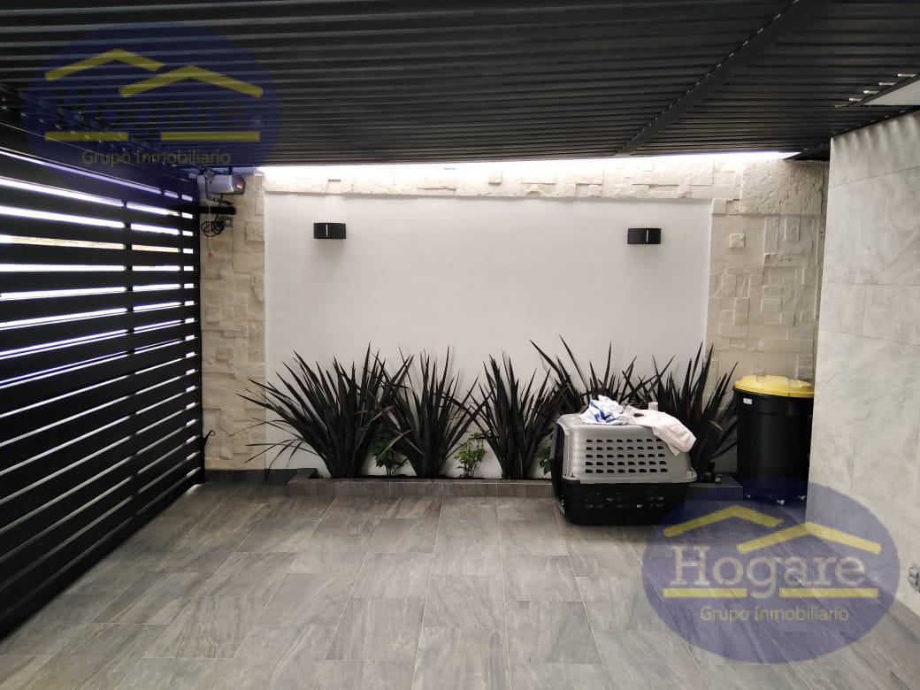 Casa Venta 3 niveles Roof Garden Preciosa vista a la ciudad Residencial La Foresta, Norte León Gto