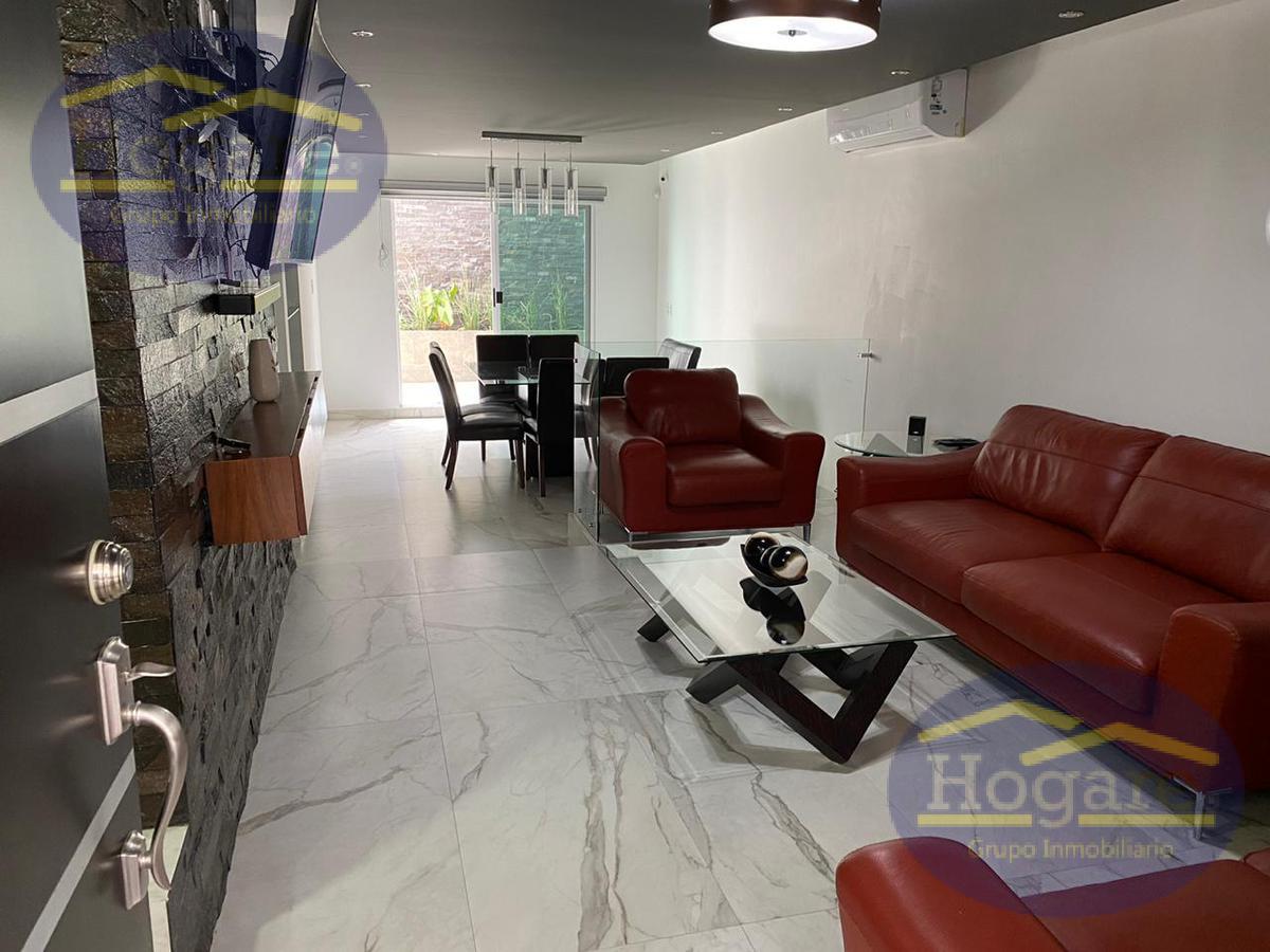 Casa Venta 3 niveles Roof Garden Preciosa vista a la ciudad Residencial La Foresta, Norte León Gto