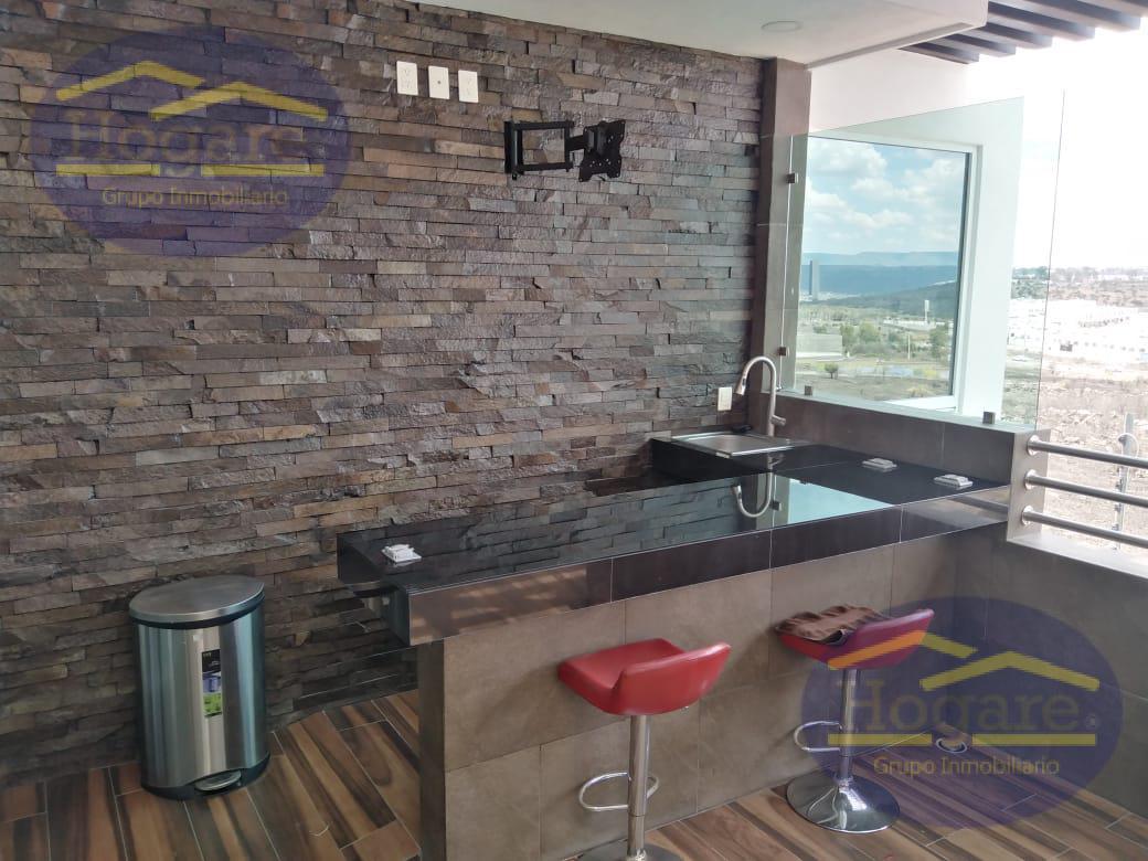 Casa Venta 3 niveles Roof Garden Preciosa vista a la ciudad Residencial La Foresta, Norte León Gto