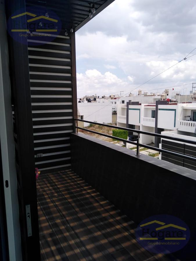 Casa Venta 3 niveles Roof Garden Preciosa vista a la ciudad Residencial La Foresta, Norte León Gto