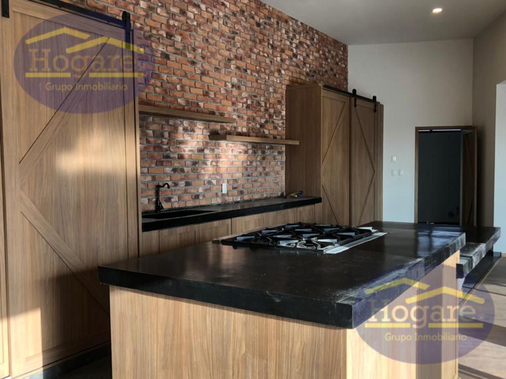 Amplia Casa Campestre en Venta, Fraccionamiento los Encinos, León, Gto.
