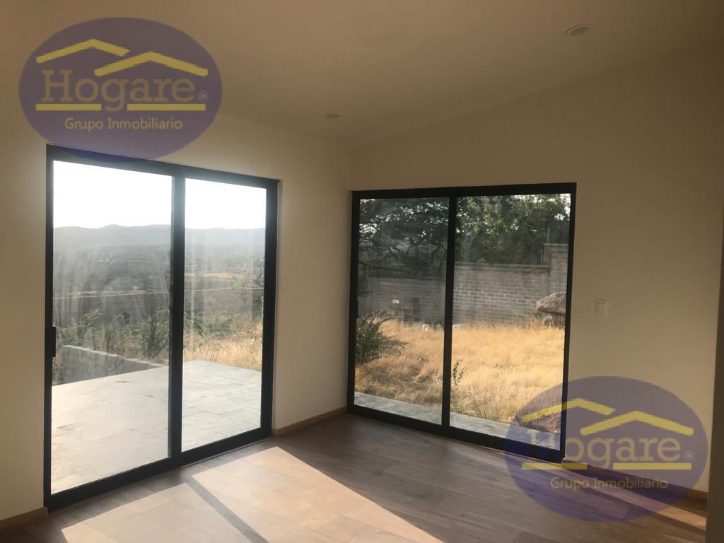 Amplia Casa Campestre en Venta, Fraccionamiento los Encinos, León, Gto.