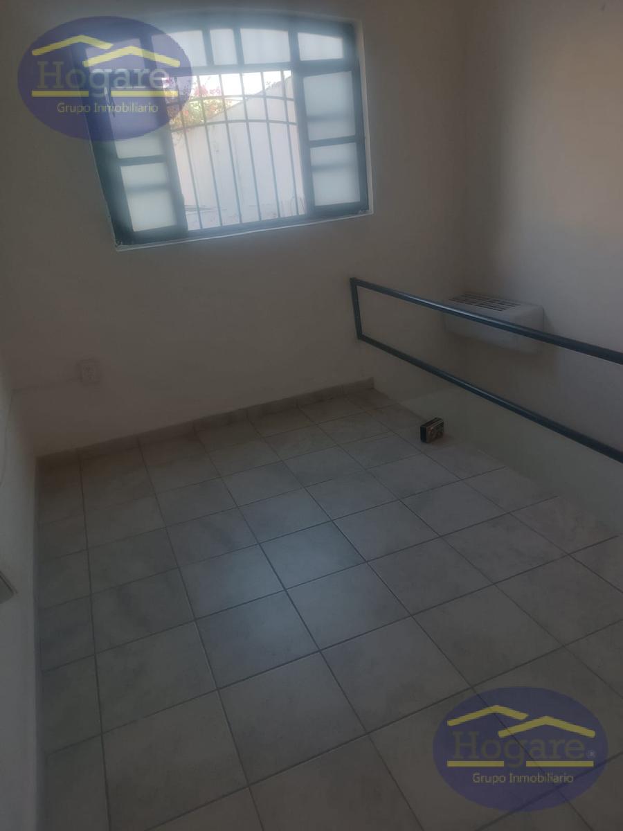 Oficina en Renta, excelente espacio para consultorio o para oficina en la Col. Obregón León Gto.