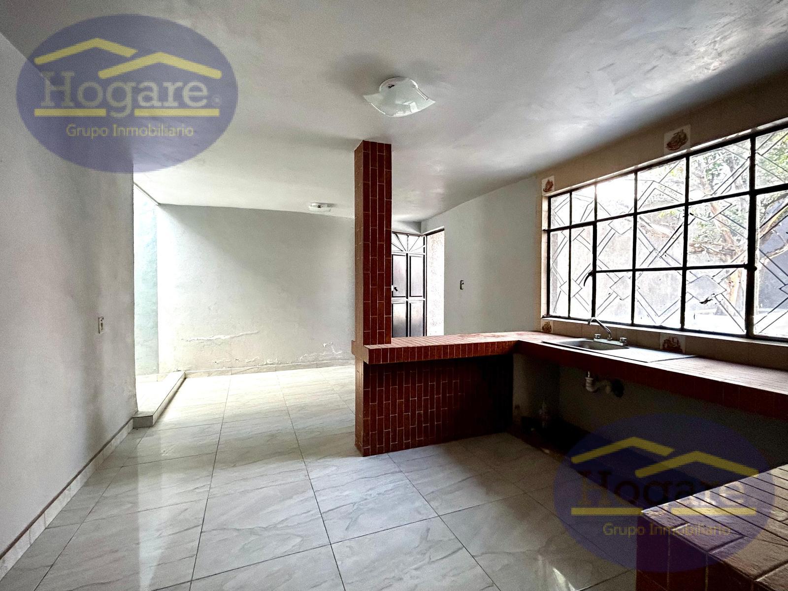 CASA EN VENTA A UN PAR DE CUADRAS DE BLVD AUSTRI, COLONIA CHAPALITA, LEÓN GTO