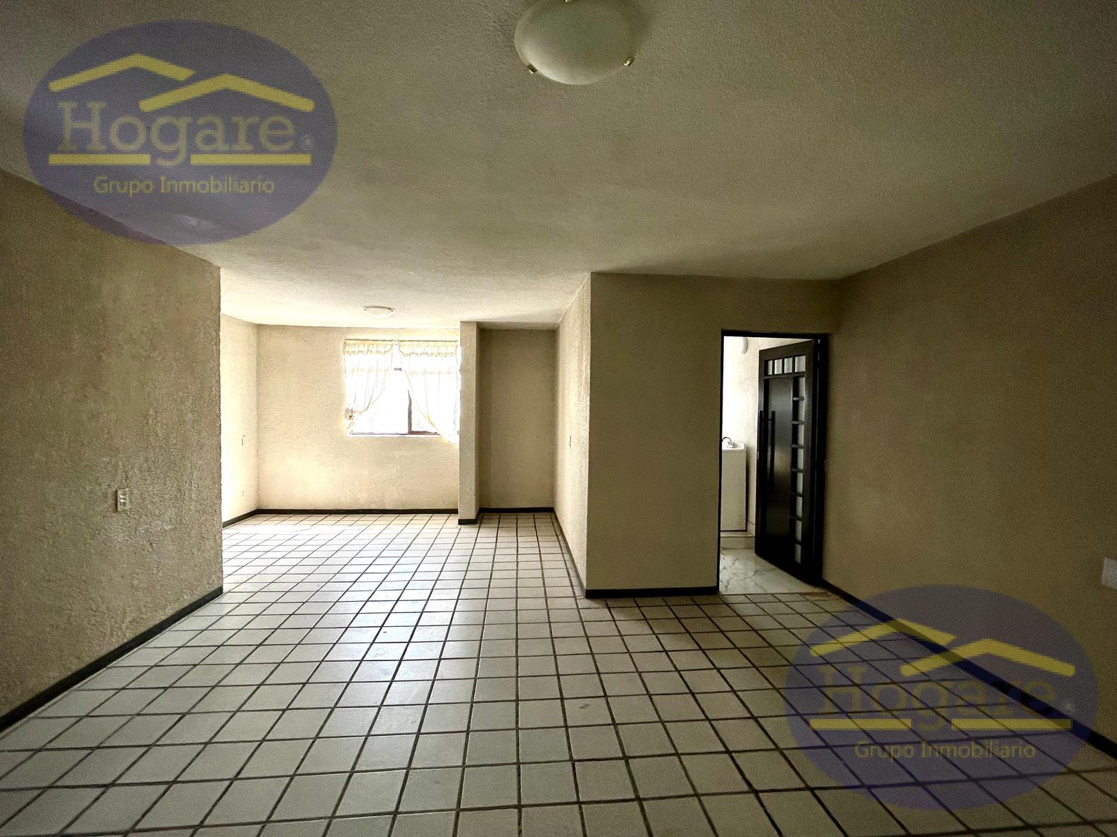 CASA EN VENTA A UN PAR DE CUADRAS DE BLVD AUSTRI, COLONIA CHAPALITA, LEÓN GTO