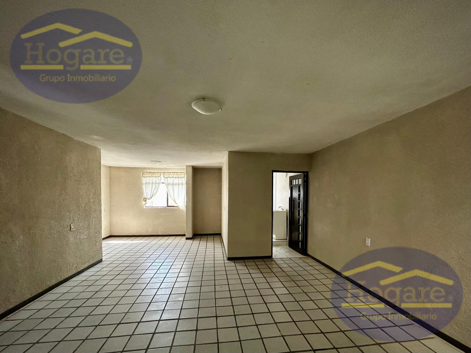 CASA EN VENTA A UN PAR DE CUADRAS DE BLVD AUSTRI, COLONIA CHAPALITA, LEÓN GTO