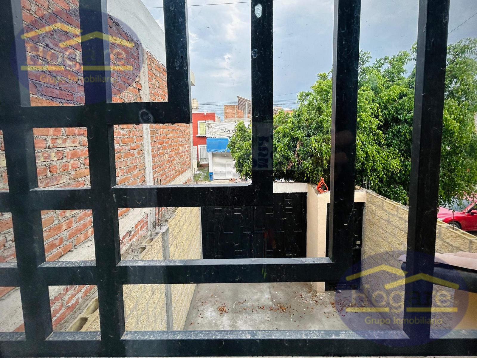 Apartada! CASA EN VENTA FRACC PUERTA SAN CARLOS, BLVD AEROPUERTO, SUR LEÓN GTO