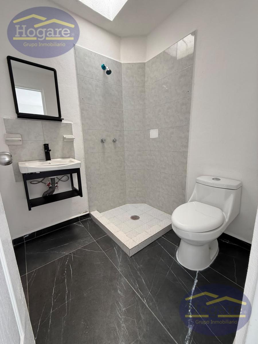 CASA EN VENTA REMODELADA JOYAS DE CASTILLA, LEÓN GTO