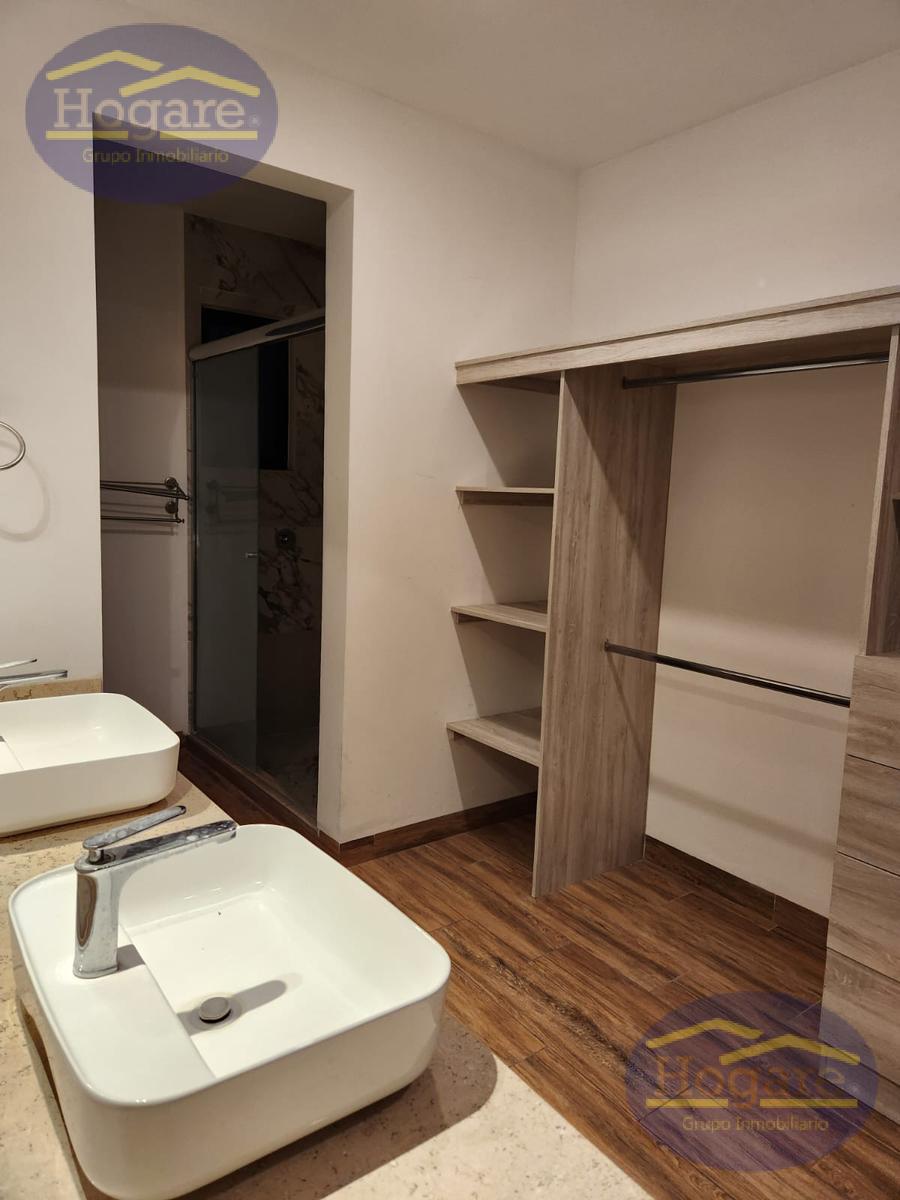 Venta Casa en Molino, Lomas 4, Residencial León Gto