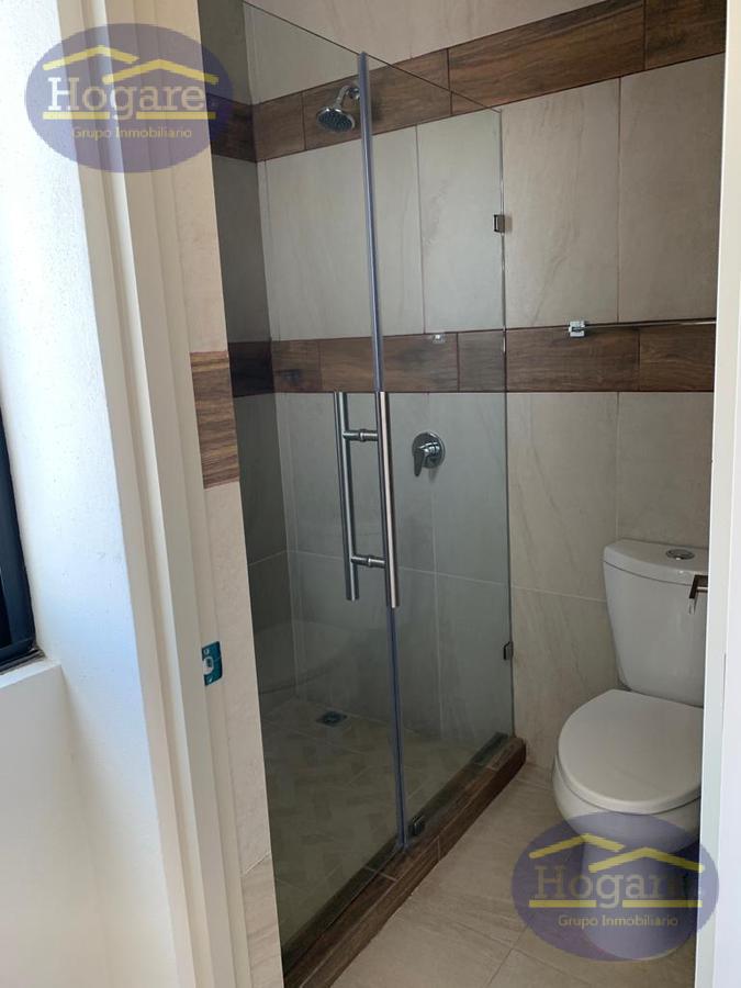 Departamento en Renta con Excelente Ubicación-Fraccionamiento El Condado Plus, León, Gto.