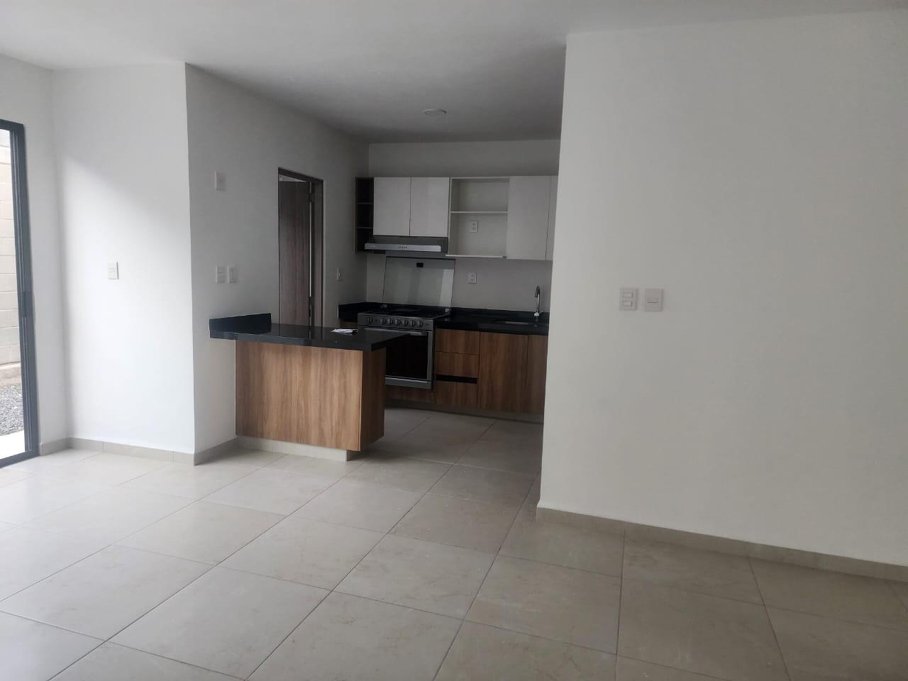Casa en renta salida a Silao Blvd Herradura